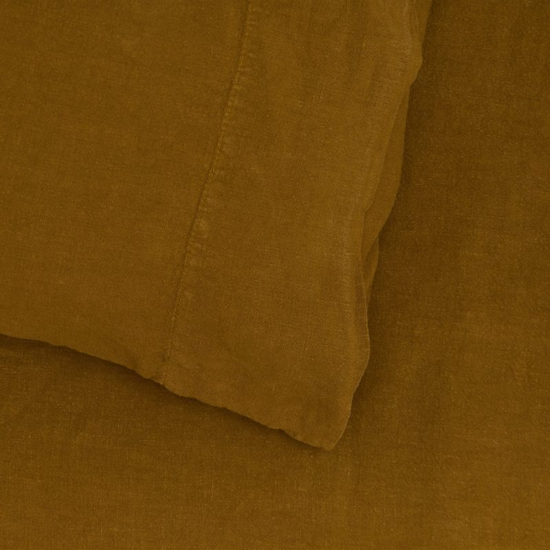 BRONZE PILLOWCASE DETAIL