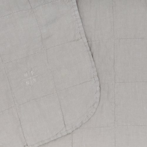 LTGREY QUILT DETAIL 1