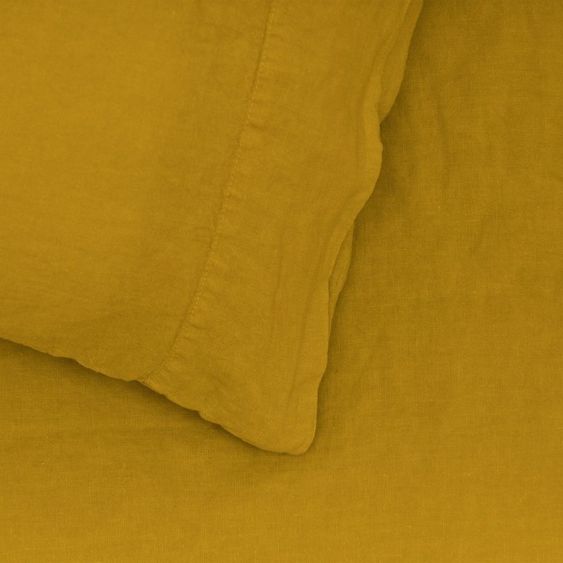 MUSTARD PILLOWCASE DETAIL RT