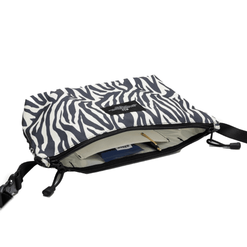 fannypack crossbody zebra 2