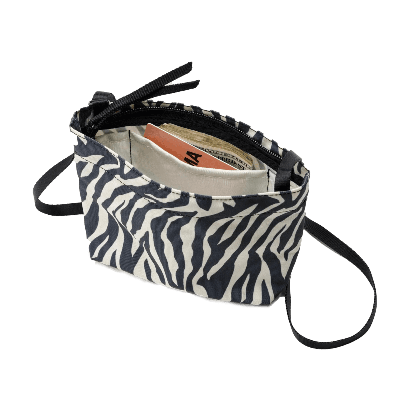 zipper pouch zebra 2